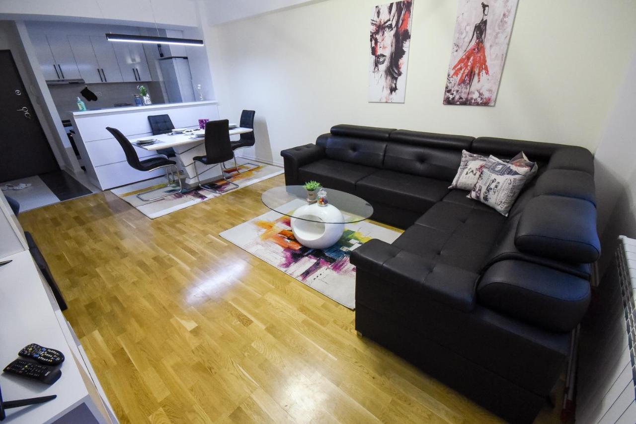 Luxury "Cube" Apartment Skopje Exterior photo